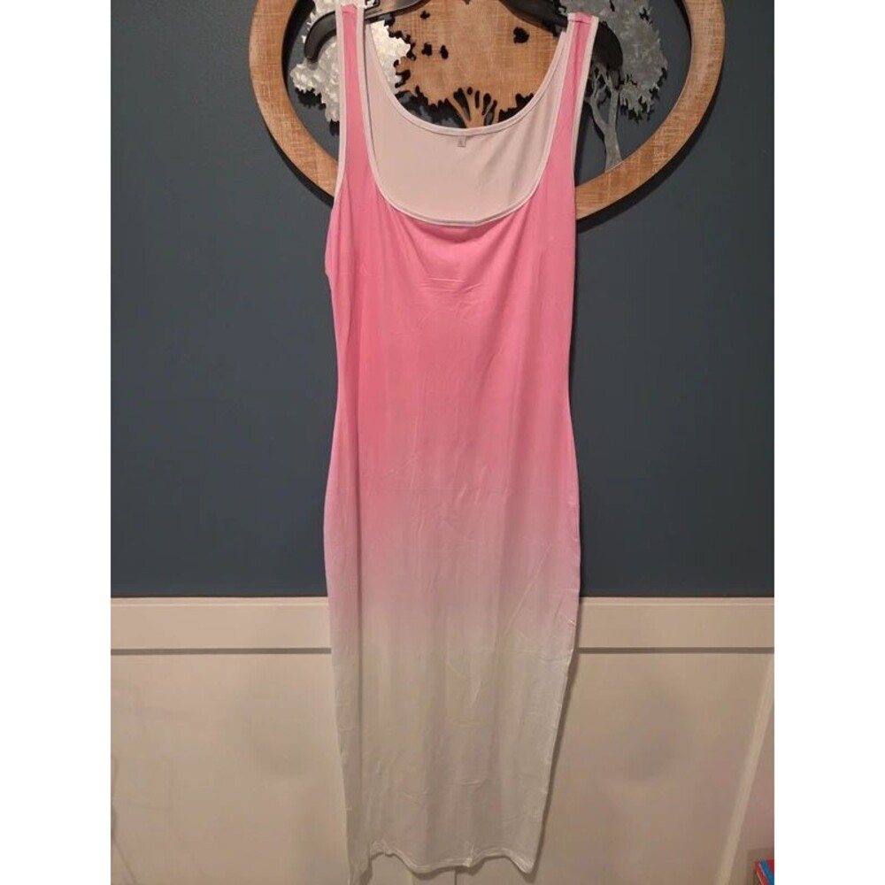 Woman's sleeveless bodycon dress. Size large